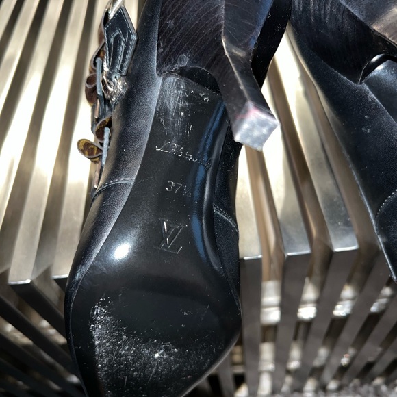 RARE Authentic Louis Vuitton Worn once Sz 7.5 Janet Boots. 4 1/2 inch heel - Picture 8 of 10